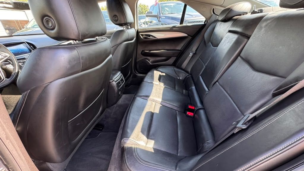 Additional photo of vehicle.