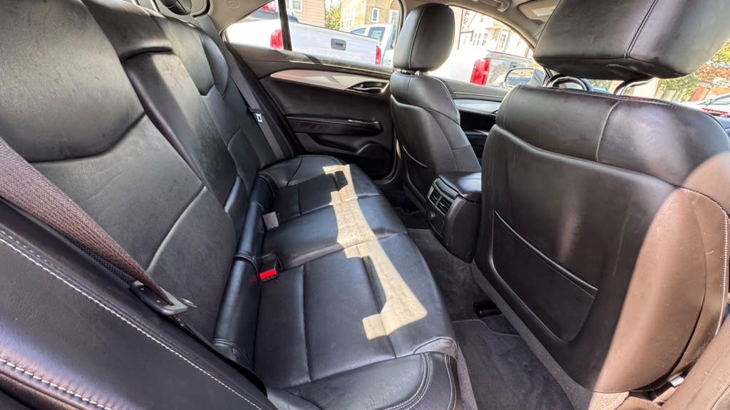 Additional photo of vehicle.