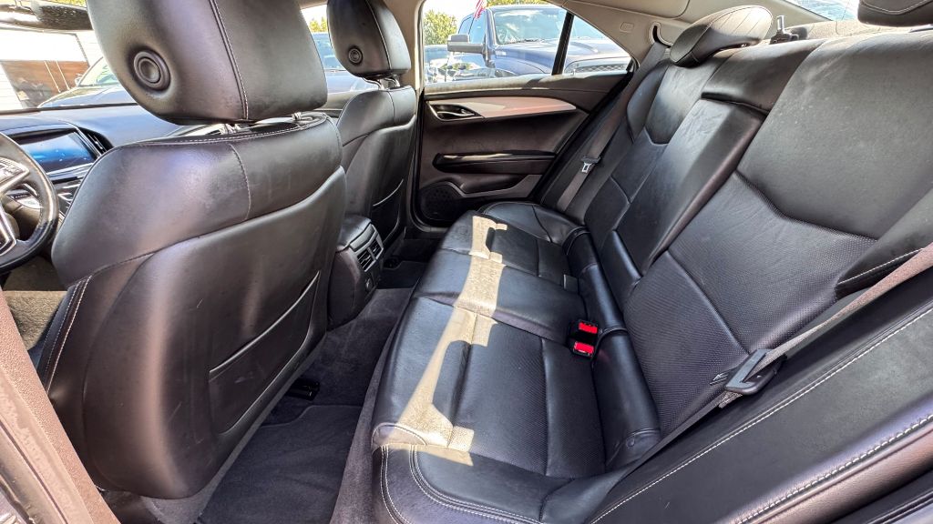 Additional photo of vehicle.