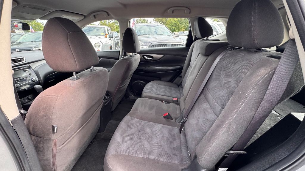 Photo 9 of this NISSAN ROGUE