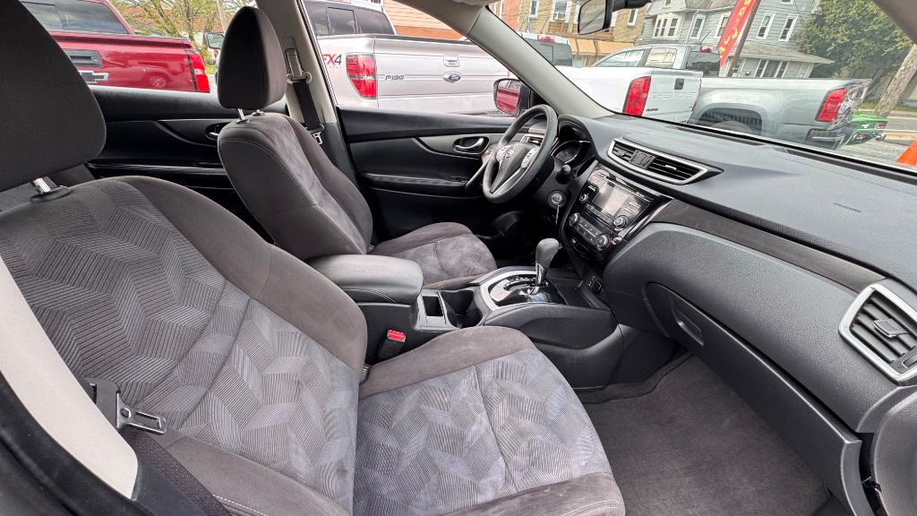 Photo 6 of this NISSAN ROGUE