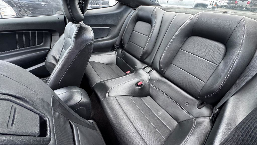 Photo 7 of this FORD MUSTANG