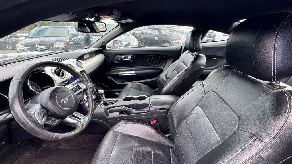 Photo 6 of this FORD MUSTANG