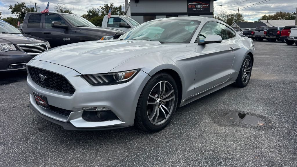 Photo 3 of this FORD MUSTANG