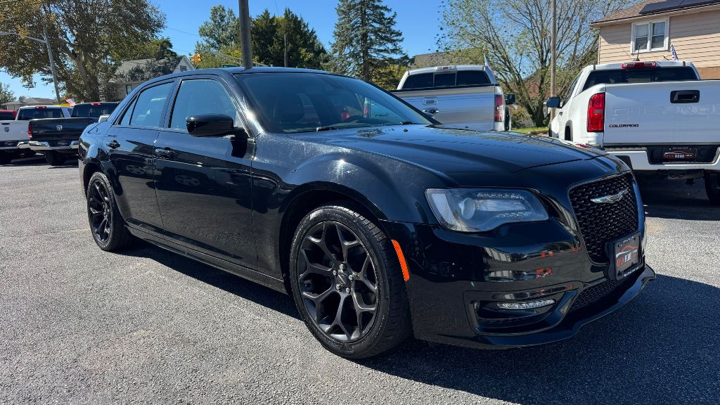 Photo 9 of this CHRYSLER 300