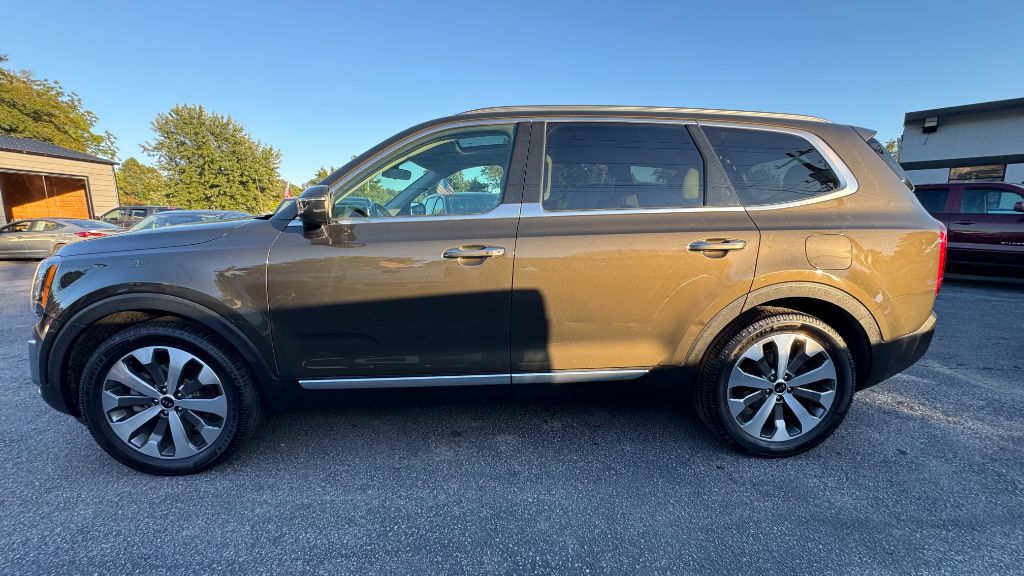Photo 4 of this KIA TELLURIDE