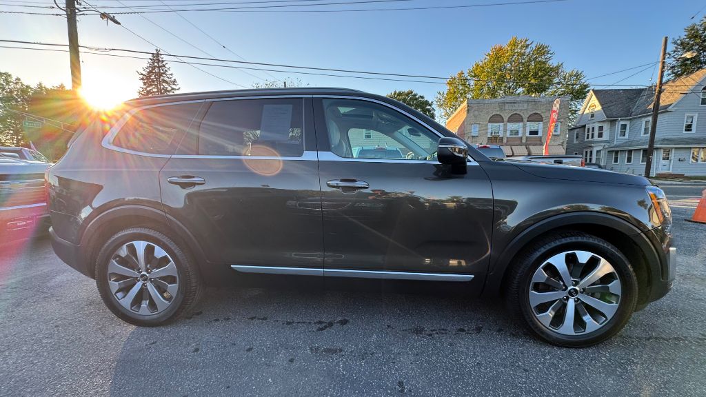 Photo 6 of this KIA TELLURIDE