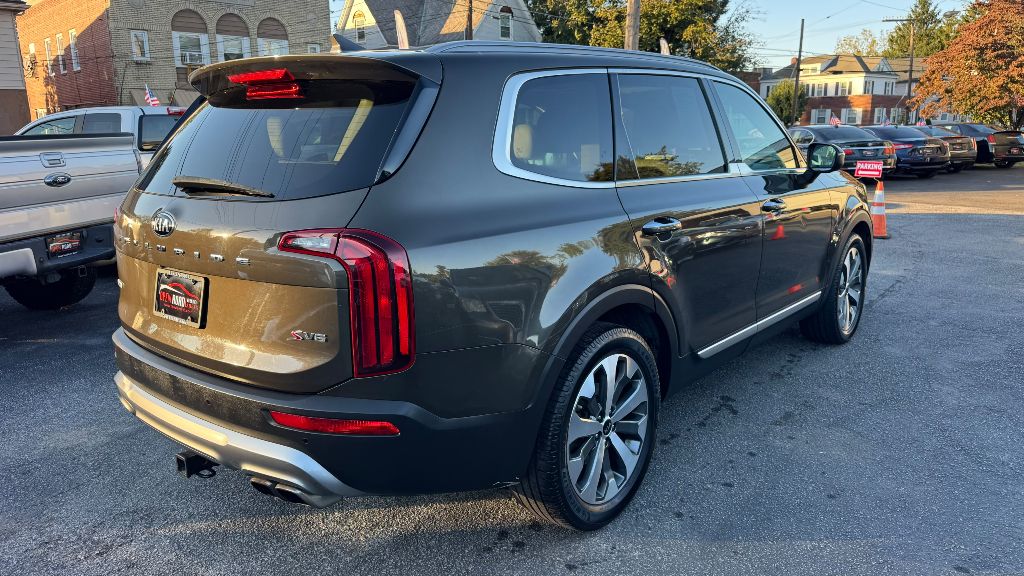 Photo 7 of this KIA TELLURIDE