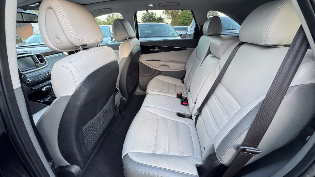 Photo 10 of this KIA SORENTO
