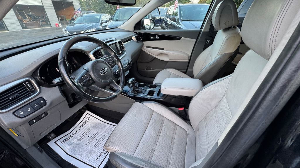 Photo 14 of this KIA SORENTO