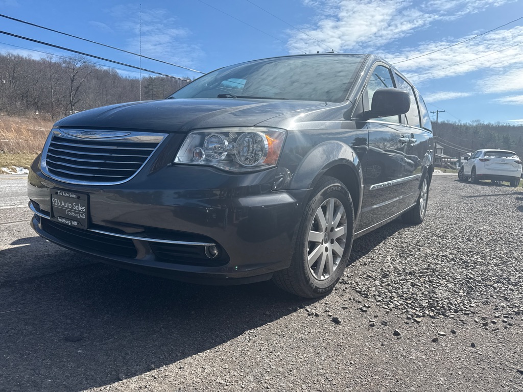 2016 Chrysler Town & Country Touring FWD