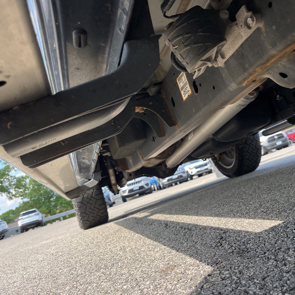 View vehicle photo 3
