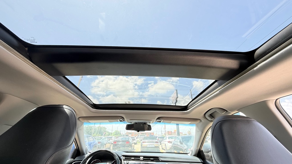 Photo 24 of this TOYOTA CAMRY
