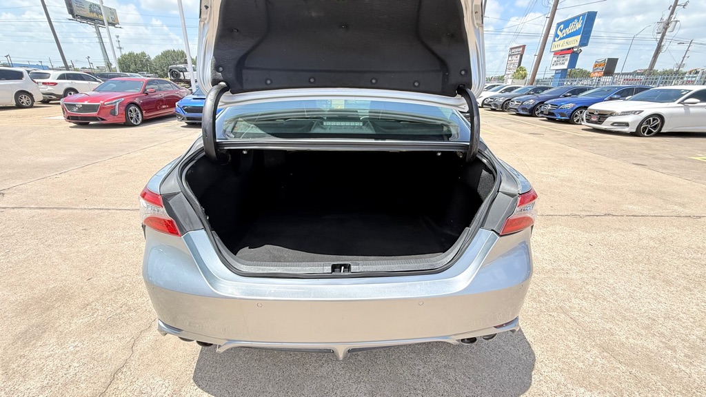 Photo 16 of this TOYOTA CAMRY