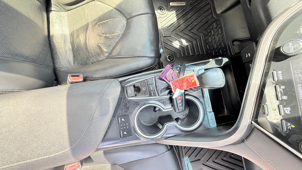 Photo 25 of this TOYOTA CAMRY