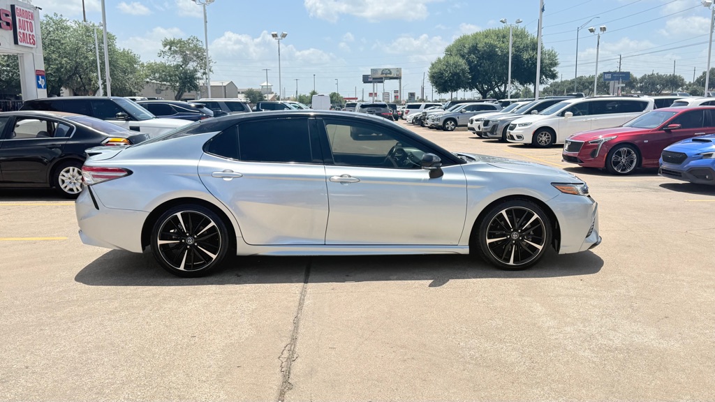 Photo 9 of this TOYOTA CAMRY