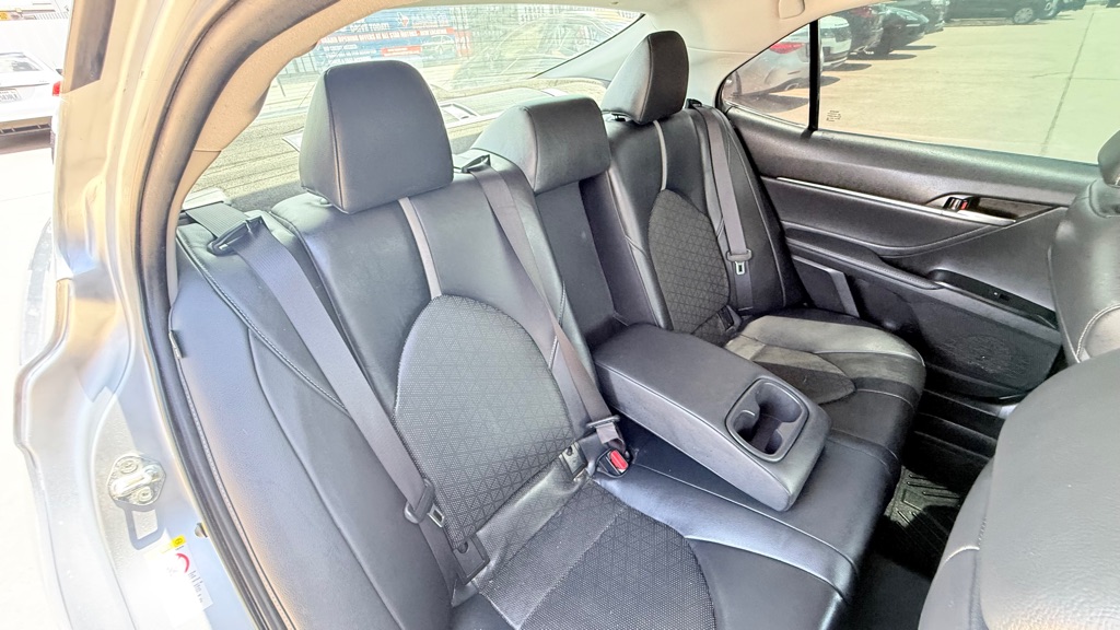 Photo 18 of this TOYOTA CAMRY