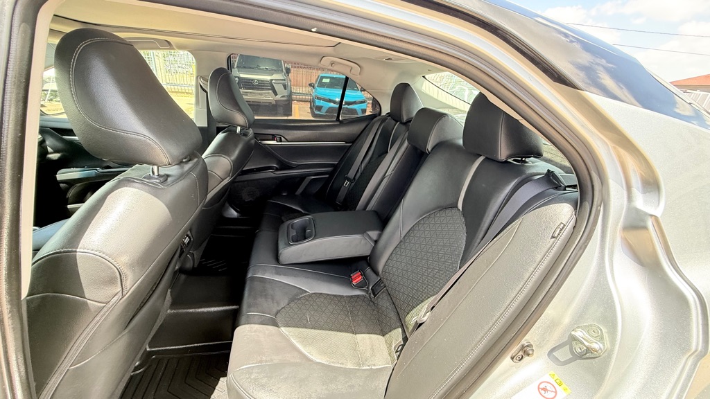 Photo 14 of this TOYOTA CAMRY