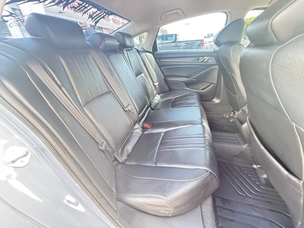 Photo 18 of this HONDA ACCORD