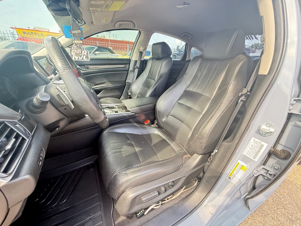 Photo 14 of this HONDA ACCORD