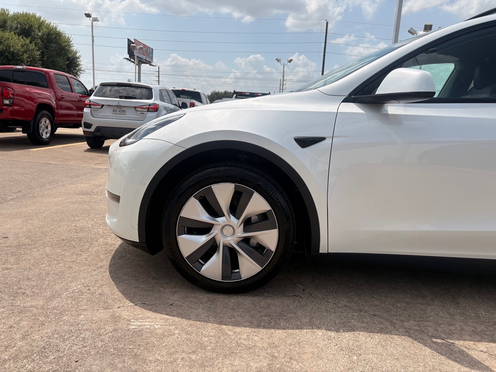 Photo 4 of this TESLA MODEL Y