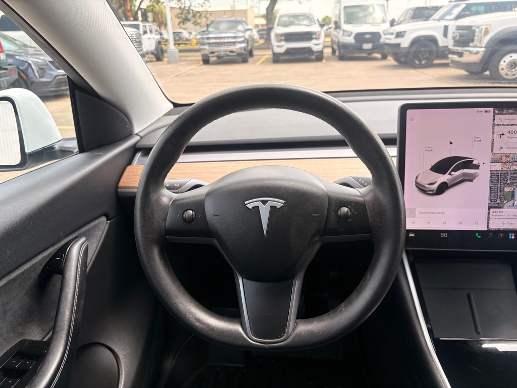 Photo 17 of this TESLA MODEL Y