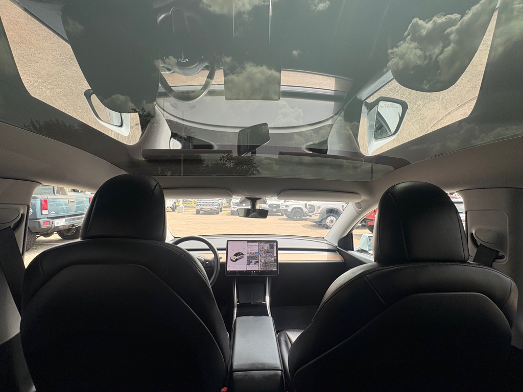 Photo 15 of this TESLA MODEL Y