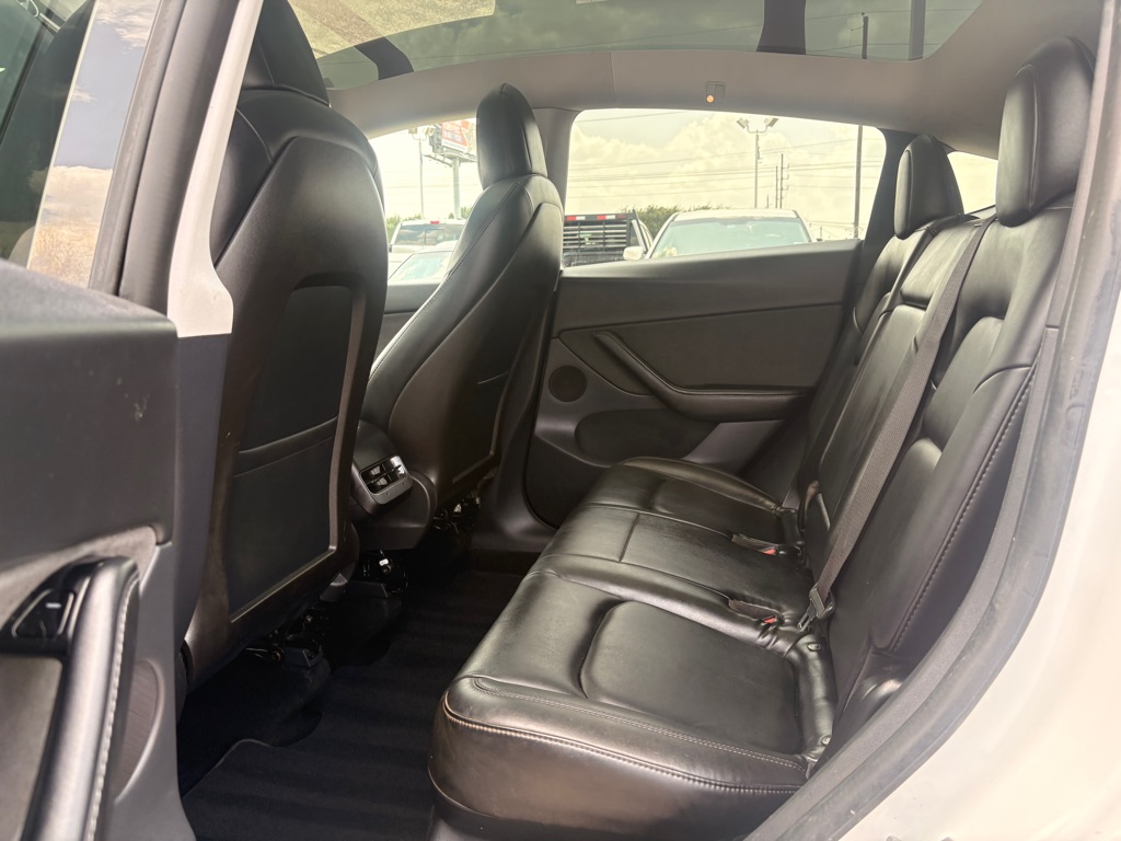 Photo 10 of this TESLA MODEL Y