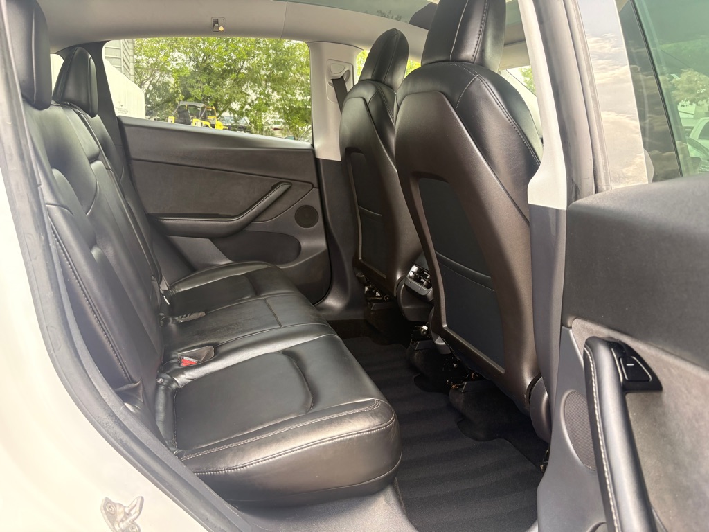 Photo 9 of this TESLA MODEL Y