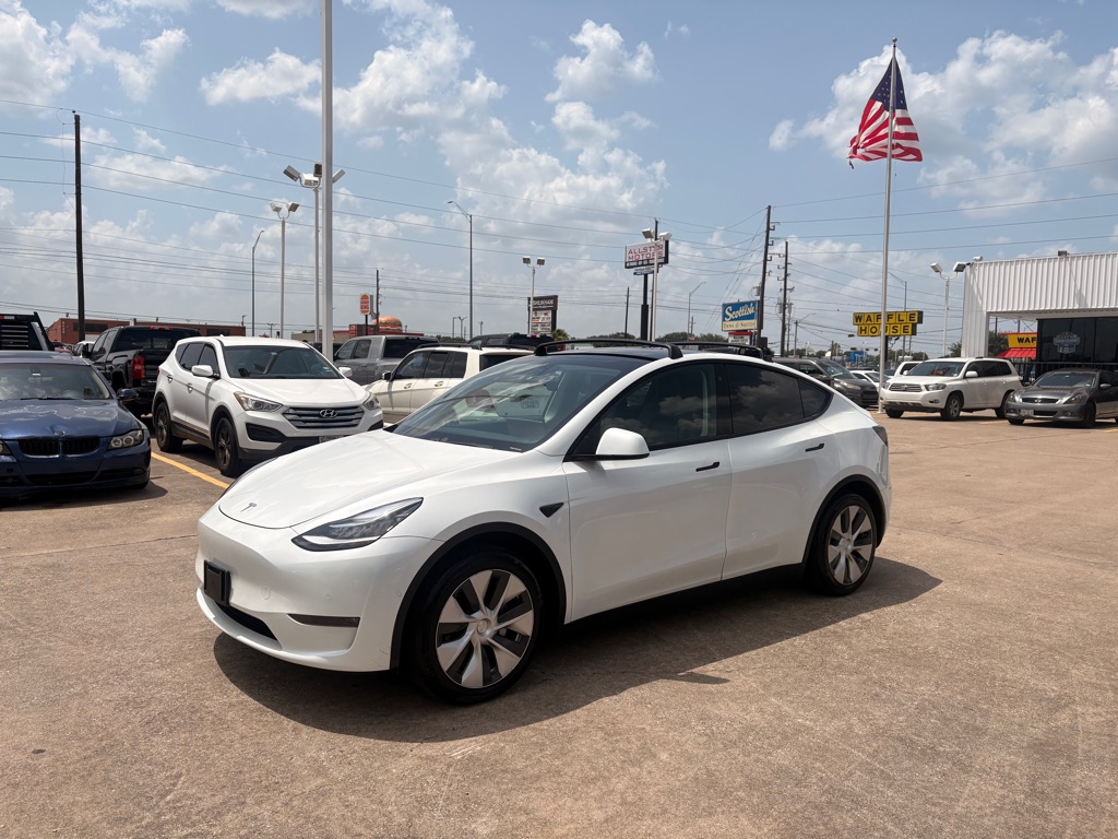 Photo 3 of this TESLA MODEL Y