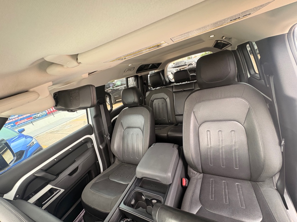 Photo 15 of this LAND ROVER DEFENDER