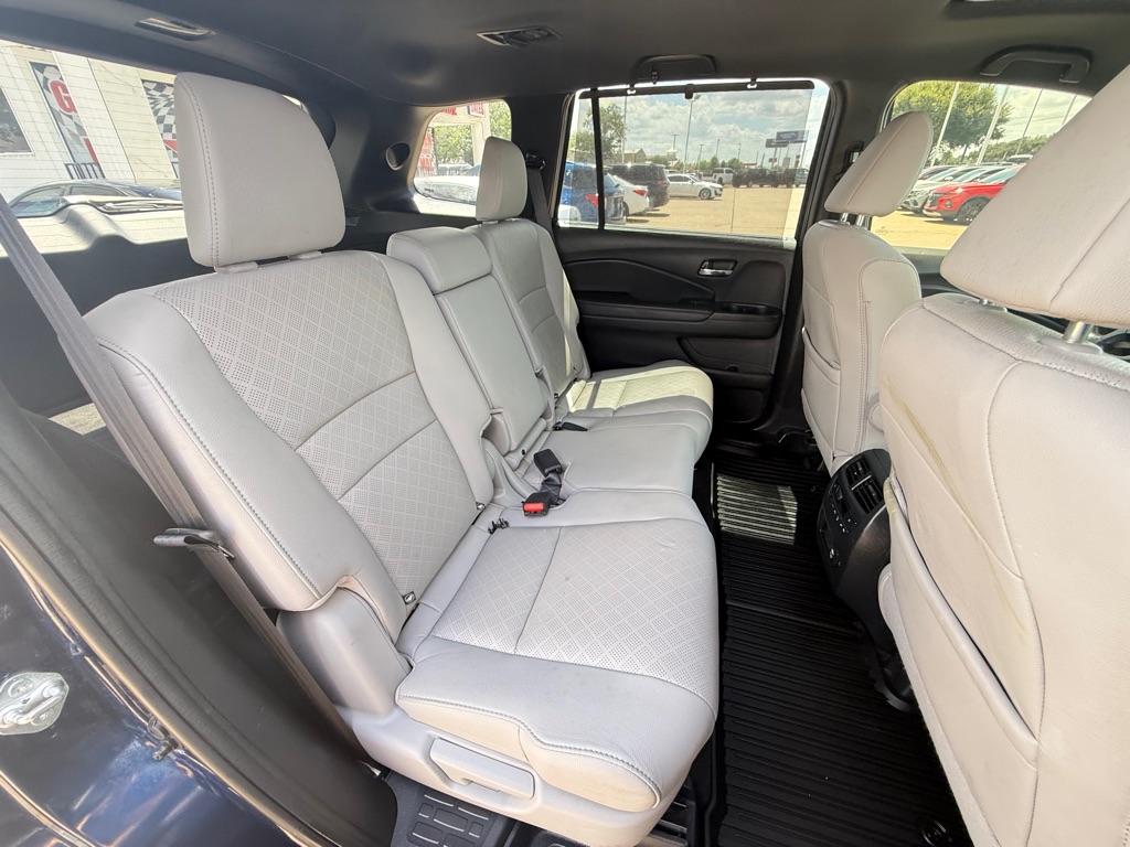 Photo 19 of this HONDA PASSPORT