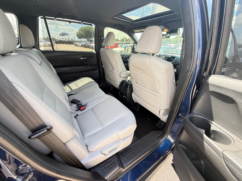 Photo 18 of this HONDA PASSPORT