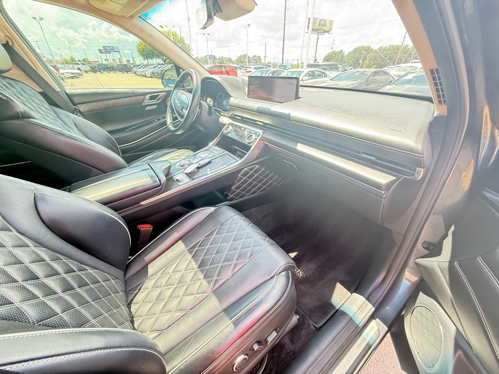 Photo 19 of this GENESIS GV80
