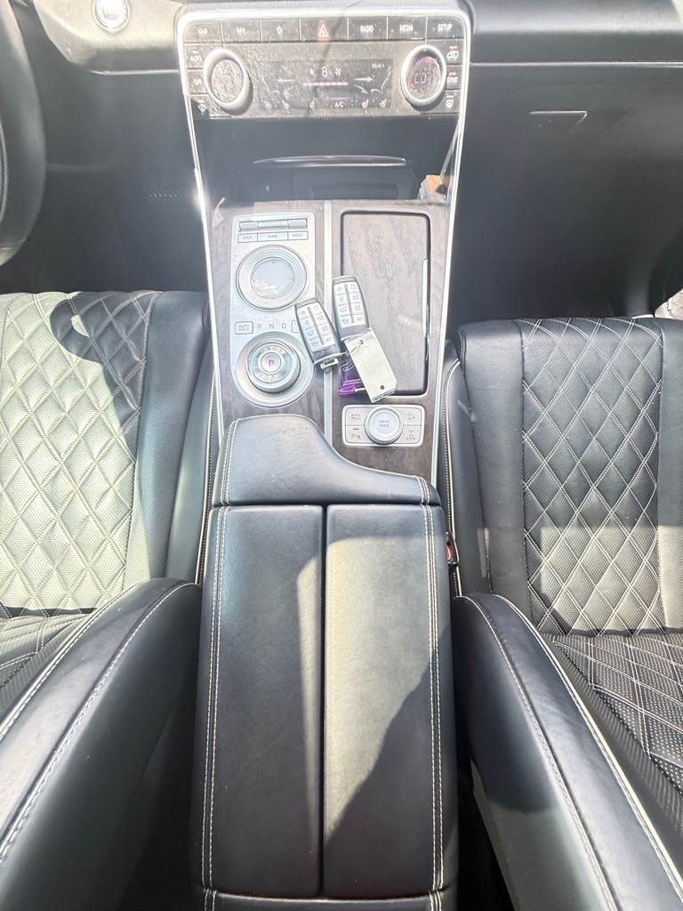 Photo 25 of this GENESIS GV80