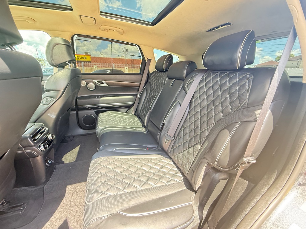 Photo 15 of this GENESIS GV80