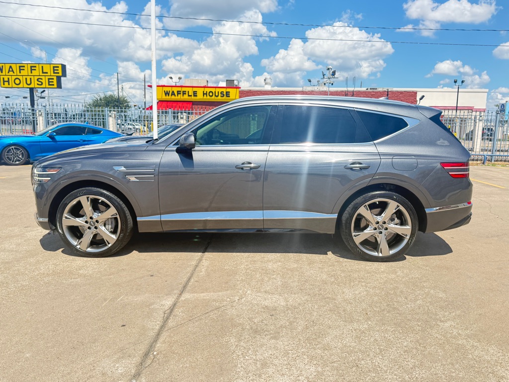 Photo 4 of this GENESIS GV80