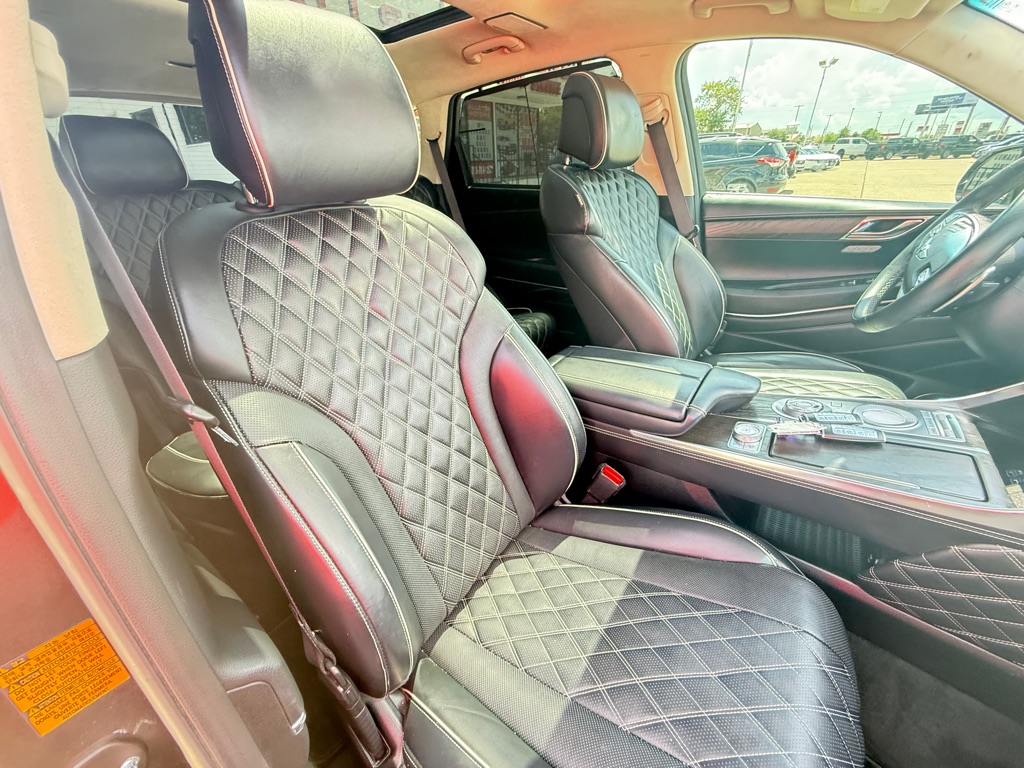 Photo 20 of this GENESIS GV80