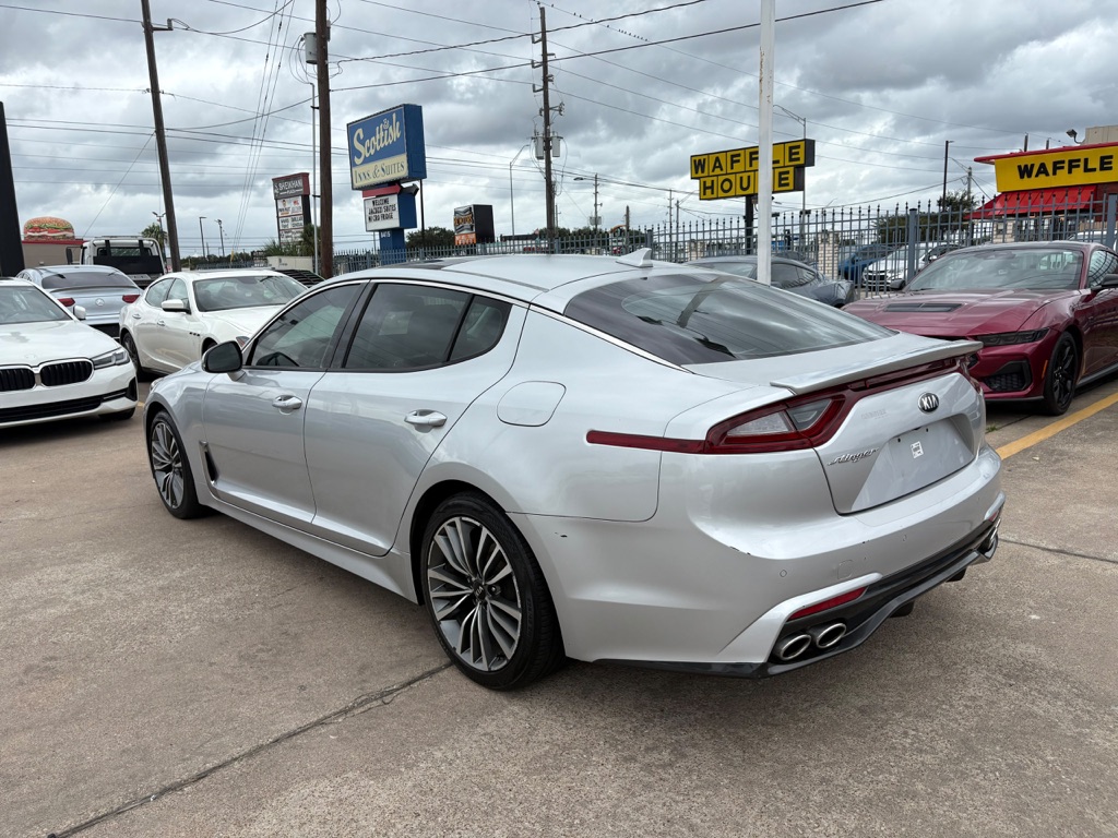 Photo 4 of this KIA STINGER