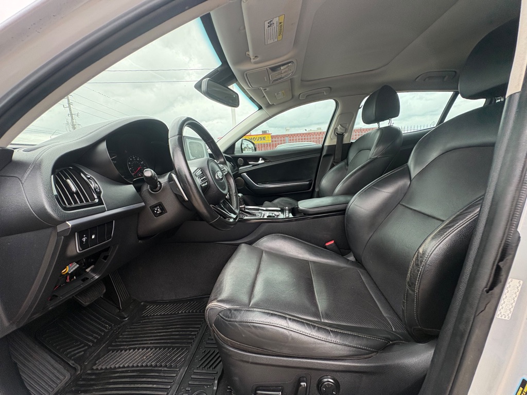 Photo 9 of this KIA STINGER