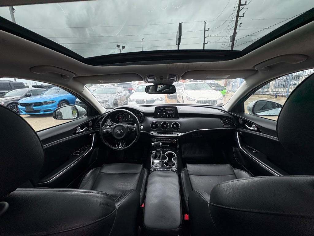 Photo 17 of this KIA STINGER