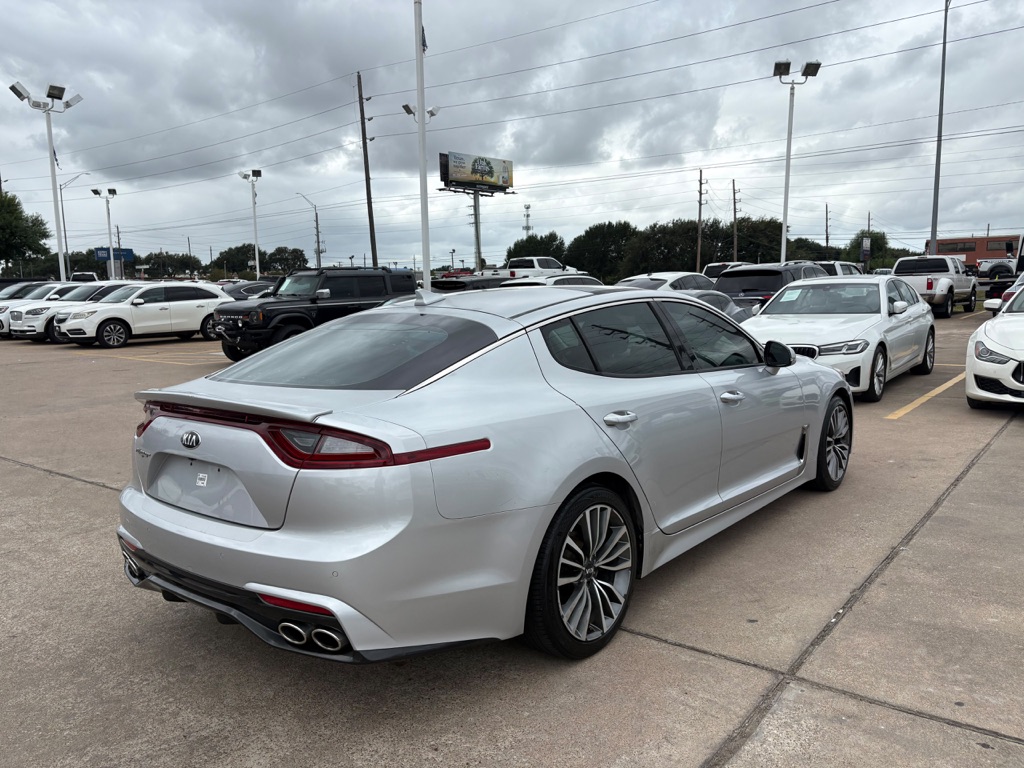 Photo 6 of this KIA STINGER
