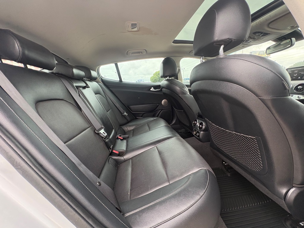 Photo 11 of this KIA STINGER