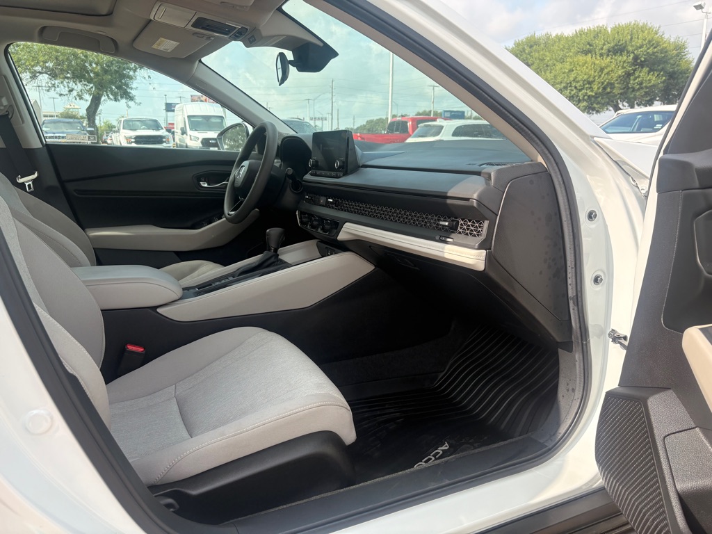 Photo 13 of this HONDA ACCORD