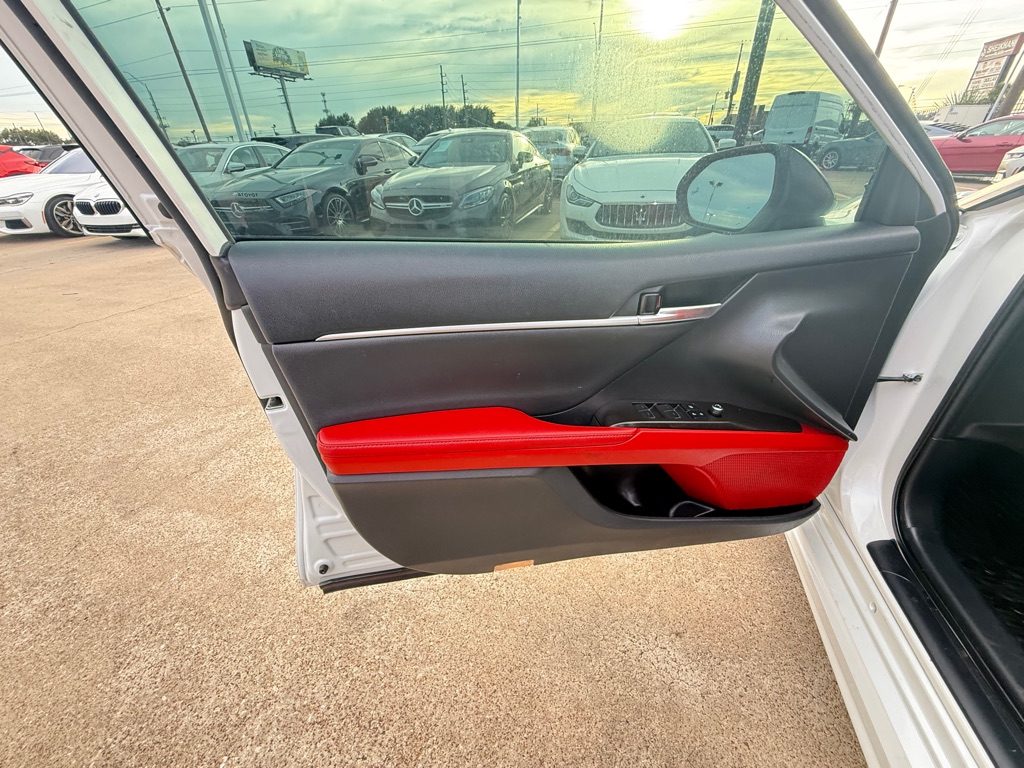 Photo 15 of this TOYOTA CAMRY