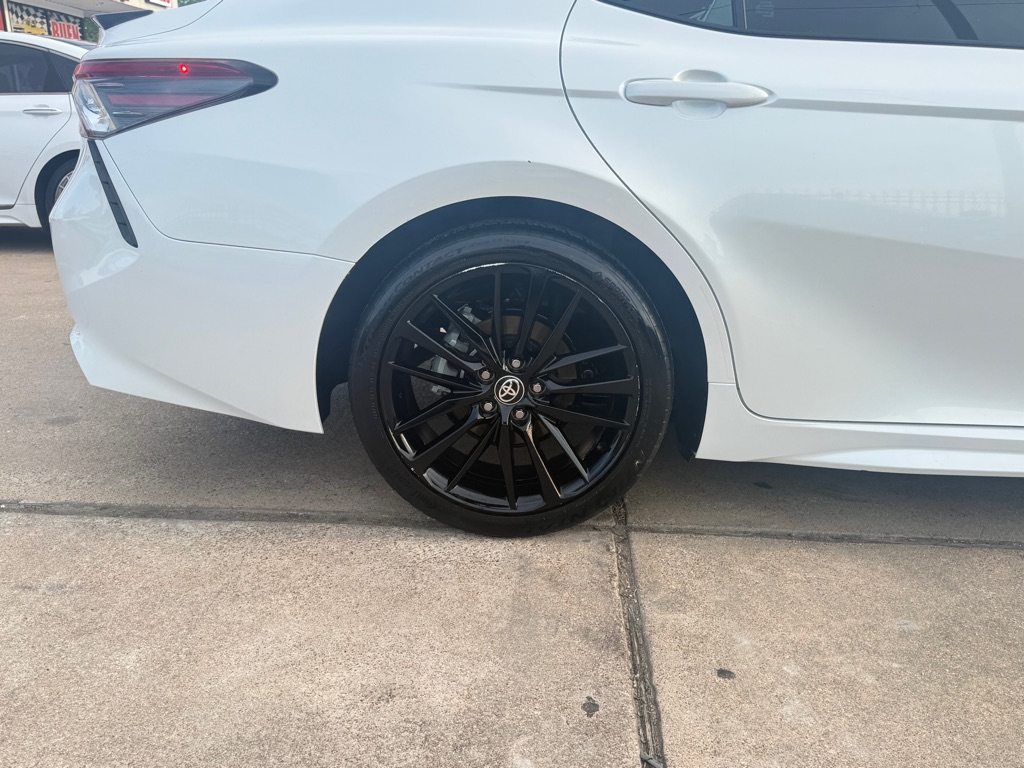Photo 9 of this TOYOTA CAMRY