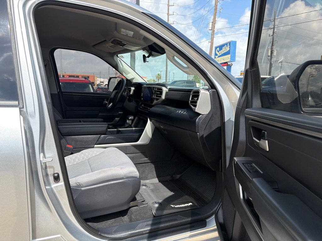 Photo 13 of this TOYOTA TUNDRA