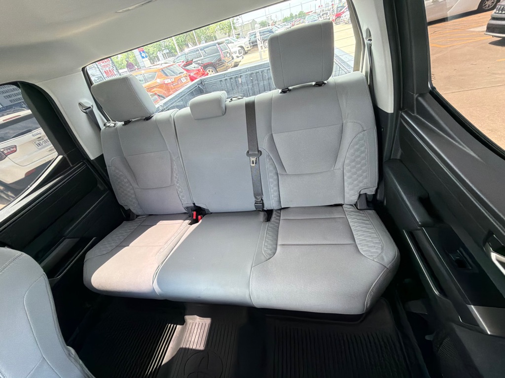 Photo 15 of this TOYOTA TUNDRA