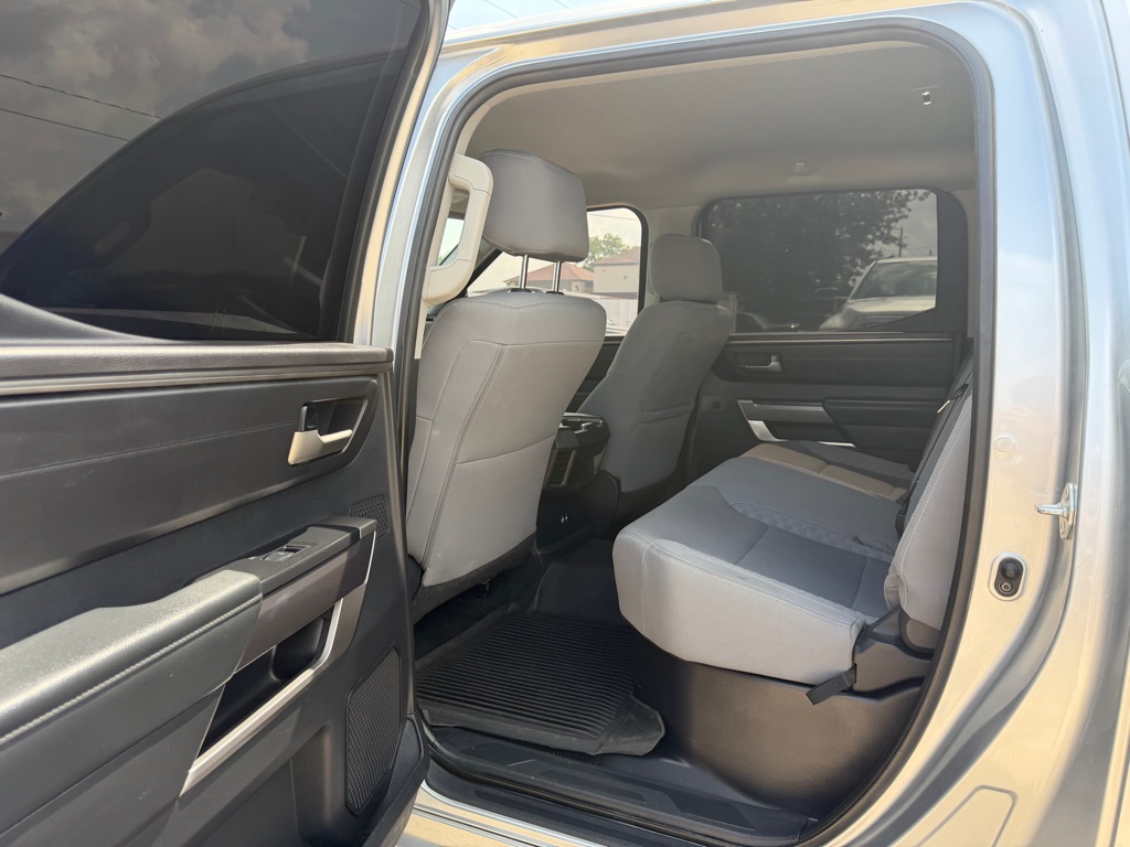 Photo 11 of this TOYOTA TUNDRA