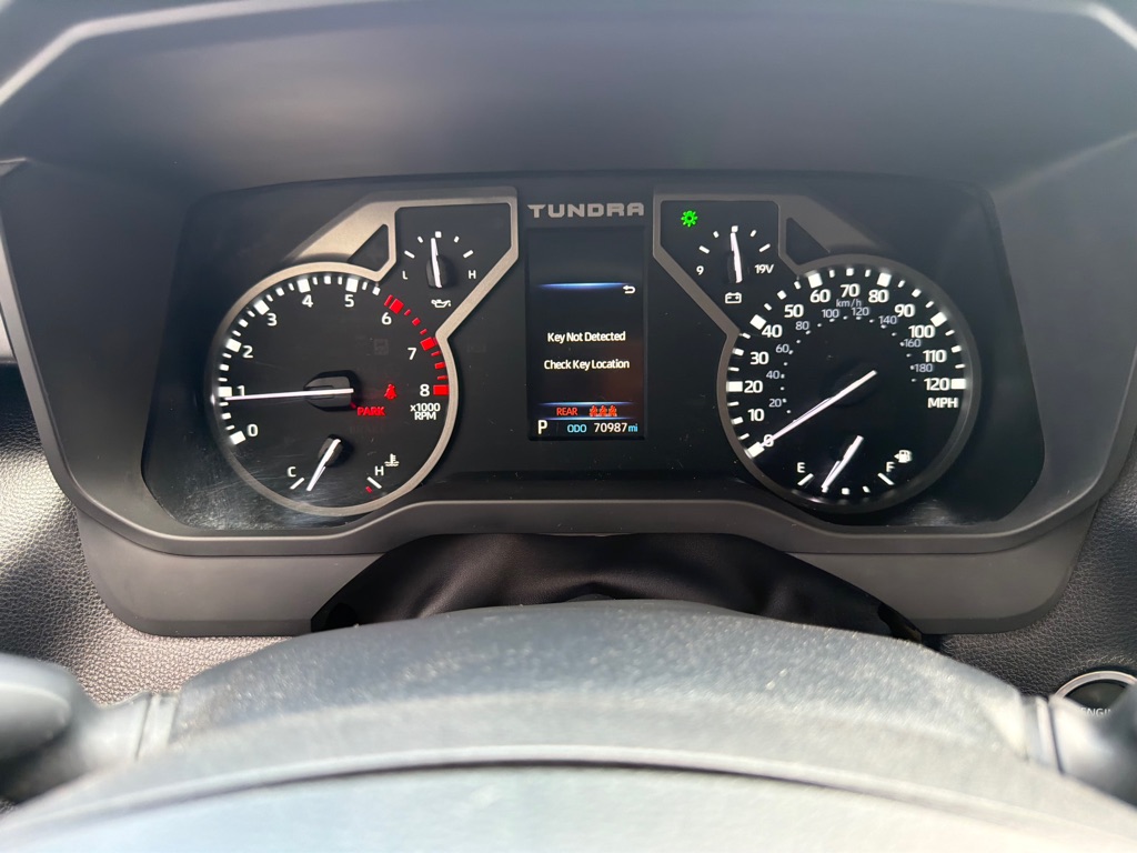 Photo 21 of this TOYOTA TUNDRA